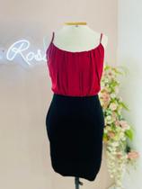 vestido vermelho e preto curto de veludo