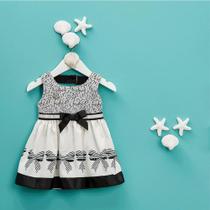 Vestudo de Festa Preto com Detalhe Branco Tamanho M Vestudo de Festa Preto com Detalhe Branco Tamanho M