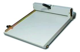 Vincadeira Manual para Papel e Fotos boca 45cm 08 folhas Vincadeira Manual para Papel e Fotos boca 45cm 08 folhas