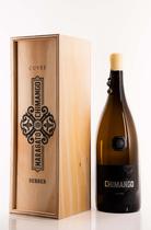 Vinho Branco Fino Seco Chimango Chardonnay Cuvée 1,5L Família Bebber Brasil Garrafa Magnum Leve, Refrescante e Versátil Vinho Branco Fino Seco Chimango Chardonnay Cuvée 1,5L Família Bebber Brasil Garrafa Magnum Leve, Refrescante e Versátil