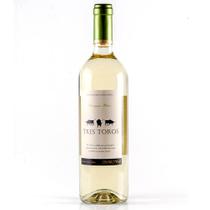 Vinho branco seco Sauvignon Blanc Tres Toros 750ml
