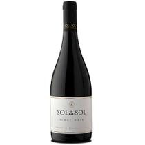 Vinho Tinto Sol de Sol Pinot Noir Viña Aquitania 750ml Vinho Tinto Sol de Sol Pinot Noir Viña Aquitania 750ml