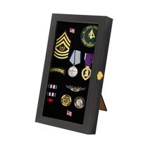 Vitrine VERANI 22x38cm, porta de vidro, feltro preto