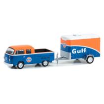 Volkswagen Kombi T2 Double Cab 1975 C/ Reboque Cargo Trailer - Gulf - Hitch and Tow - Série 28 - Greenlight - 1/64