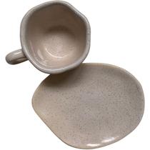 Xícara de café c/ pires de cerâmica orgânico branco areia - haifa collection privée Xícara de café c/ pires de cerâmica orgânico branco areia - haifa collection privée