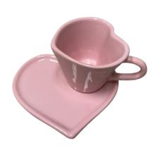 Xícara de Café e Pires em Formato de Coração Rosa