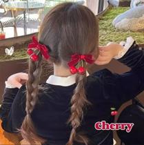 Xuxinha Estilo Kawaii Com Duas Cerejas E Laço De Veludo Para Looks Criativos E Românticos Xuxinha Estilo Kawaii Com Duas Cerejas E Laço De Veludo Para Looks Criativos E Românticos