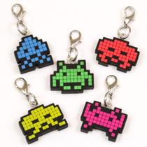 Zipper puxa o conjunto de 5 Space Invaders oficialmente licenciado