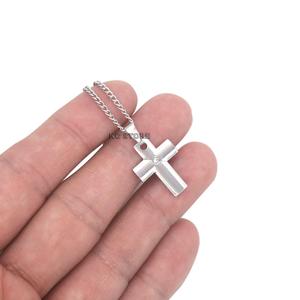 colar feminino com pingente coroa corrente folheado a ouro estilo choker gargantilha dourada prata