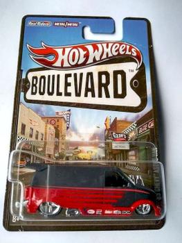 85 Chevy Astro Van - Boulevard 2013 - 1/64 - Hot Wheels - Carrinho 
