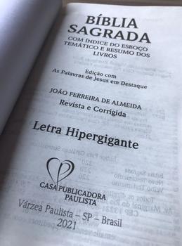 Imagem de Bíblia sagrada Leão coroa Letras gigantes com Harpa avivada e corinhos