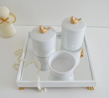 Imagem de Kit Higiene K049 Bandeja MDF Porcelanas Apliques Dourado Quarto Bebê