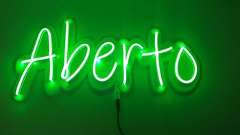 Imagem de Placa de neon aberto cor verde 50x25 cm