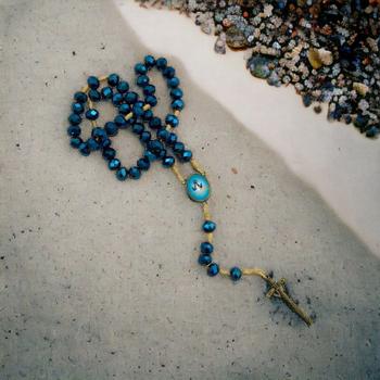 Imagem de Terço NS de La Salette Mães Que Oram Pelos filhos Cristal Azul