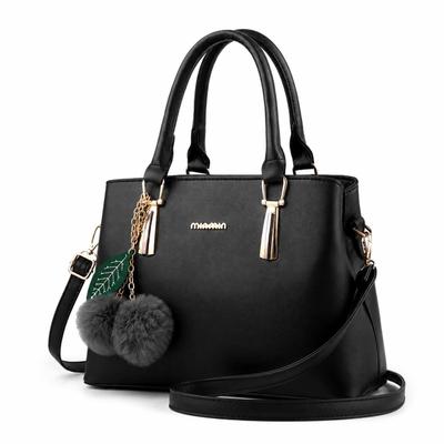 Bolsa Feminina Grande Tote Transversal Sacola Pompom Alça de Ombro e Mão Casual Resistente Viagem Trabalho Dia a Dia Presente Faculdade Lazer