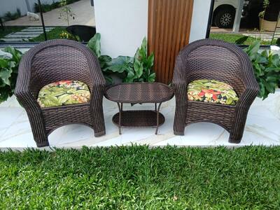 Jogo 2 Poltronas e 1 Mesa de Centro Para Jardim Varanda Área Externa Fibra Sintética