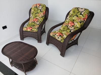 Kit Poltronas Estofadas Área Externa Jardim Varanda Fibra Sintética Almofadas Saquarema Verde