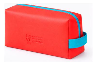Necessaire Impermeável com Alça Elástica e Puxador Coração Charmoso