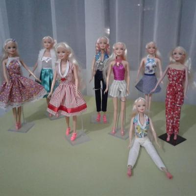 Kit de Roupas Para Bonecas 5 Vestidos Longos + 5 Conjuntos Casuais -  Compatível com Barbie e Frozen - Sheilinha Confecção - Roupa de Boneca -  Magazine Luiza