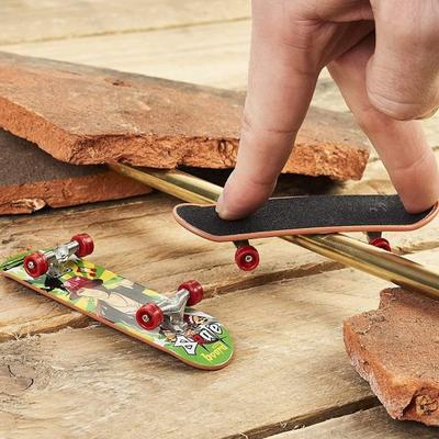 Kit 4 Skate De Dedo Mini Fingerboard C/ Acessórios Tech Deck