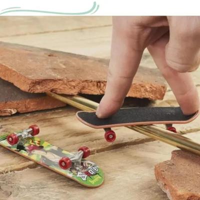 Kit 3 Skates De Dedo Profissional Fingerboard Presente - Stimu Late - Skate  de Dedo - Magazine Luiza