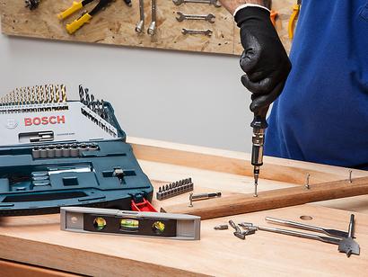 Kit Ferramentas Bosch 100 Pecas X Line Com Maleta Magazine