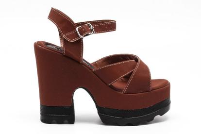 sandalia feminina salto alto grosso tratorada plataforma