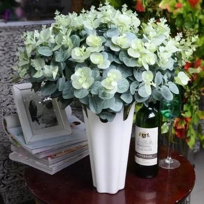 1 Buquê Folhagem Artificial Eucalipto Verde Para Arranjo - La Caza Store Imagem de 1 Buquê Folhagem Artificial Eucalipto Verde Para Arranjo