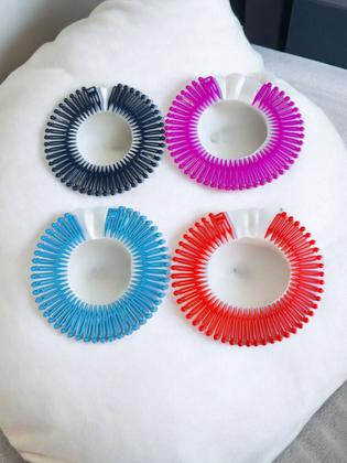 Imagem de 10 Tiaras Bell Coloridas para Crianças penteados cabelo 