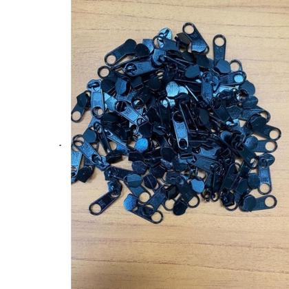 Imagem de 100 Metros De Zíper Nylon  Preto - Número 3 Com 100 Unidades De Cursor Prata