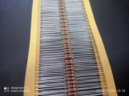 Imagem de 1000x Resistor 82r 1/4w 5%