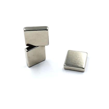 Imagem de 10pcs. Imã De Neodímio Quadrado Pastilha 10x10x2mm - N35