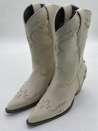 Imagem de 11098 bota vimar bico fino marfim