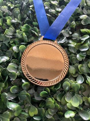 Imagem de 15 Medalhas de Aço 6cm Ouro Prata Bronze Centro Liso Esporte