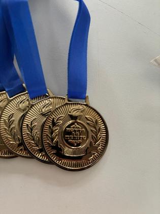 Imagem de 15 Medalhas Honra ao Mérito 3,4cm Ouro Prata Bronze com fita