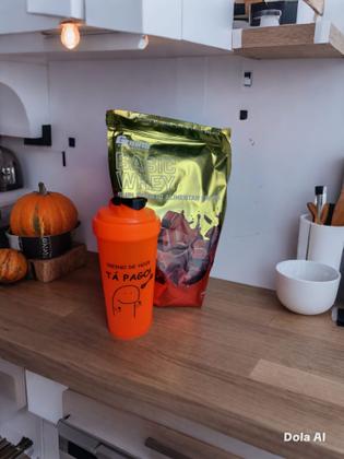 Imagem de 1kit completo growth 1 whey basic 100kg+ 1 creatina 100g+ 1coqueteleira