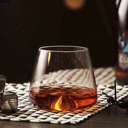 Imagem de 1pcs Designer Whiseddy Swirl Whisky Rock Glass Verre Whiskey Tumbler XO Chivas Conhaque Brandy Snifter Red Wine Drinking Glasses Cup Vidro à moda antiga