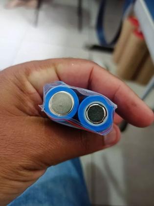 Imagem de 2 Bateria 18650 8000mAh 3.7V Kit 2 unidade Recarregável Sem Pino Potente Lanterna Controle Remoto