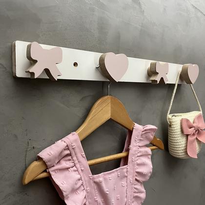 Imagem de 2 Cabideiros parede decoração Laço e Coração cabide 2CLaCa