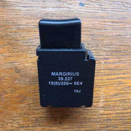 Imagem de 2 Chave Gatilho 15a Margirius Bipolar Trava Permanece Ligado 39227 G1ft2fp1q