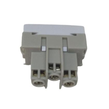 Imagem de 2 Interruptores Tomada 2p+t 10a 250v Linha Sleek 16049