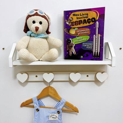 Imagem de 2 Prateleiras infantil formatos 45cm e 2 cabideiros coração