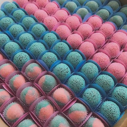 Imagem de 200 Forminhas 4 Pétalas Para Doces Finos Brigadeiros Festas Aniversários Casamentos Chás de Bebê N7 17 Cores