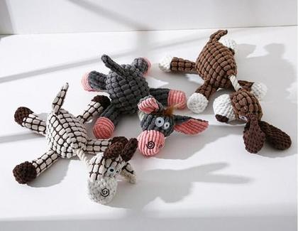 Imagem de 3 Brinquedos Sortidos Para Cães Pelúcia Canelada Resistente Com Apito para Pets Cachorros Pequenos