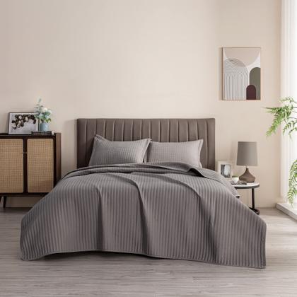 Imagem de 3-Piece Detalhado Canal Ponto Quilt Set com Shams. Ash Gray Full/Queen Quilt Set, All Season Bedspread Quilt Set, Alicia Collection (Full / Queen, Ash Gray)