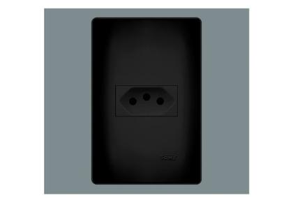 Imagem de 3 Tomadas Preta 2P+T 10A 250V com placa Habitat Black - Fame