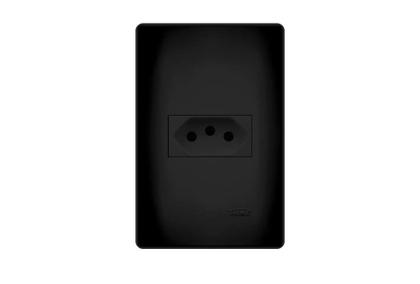 Imagem de 3 Tomadas Preta 2P+T 10A 250V com placa Habitat Black - Fame