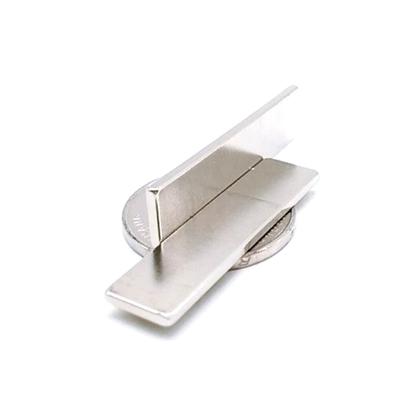 Imagem de 30pcs Imã De Neodimio Super Forte Retangular 40x10x2mm - N35