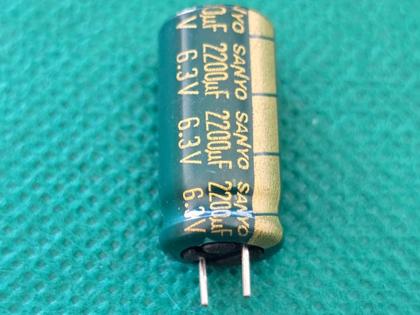 Imagem de 3x Capacitor Eletrolitico 2200uf/6,3v 105 10x20mm Sanyo