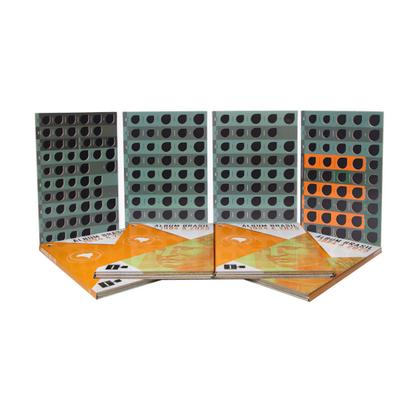 Imagem de 4 álbuns para colecionar moedas 1994 a 2025 família real com entradas para moedas comemorativas